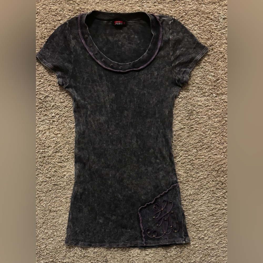 Party brand Woman’s Med. Gray Acid wash Purple accents Edgy style Long T-Shirt
